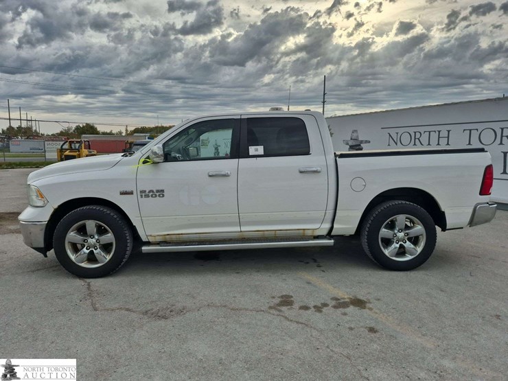 2014-dodge-1500-image-8