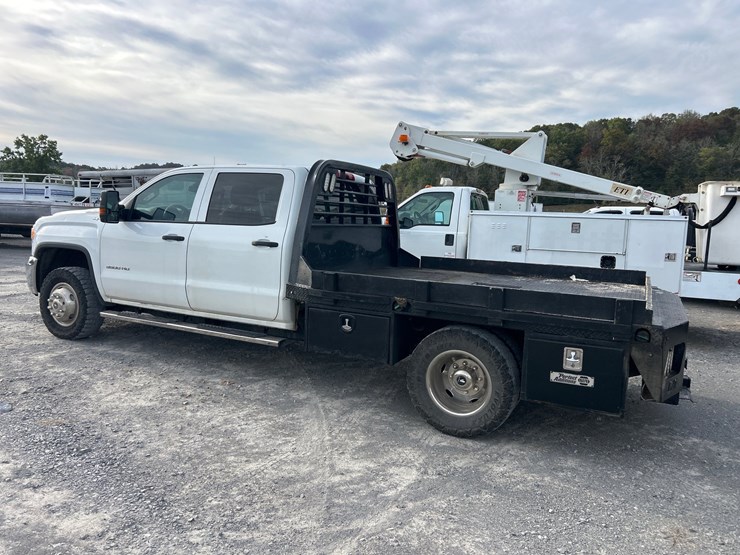 2018-gmc-3500-image-3