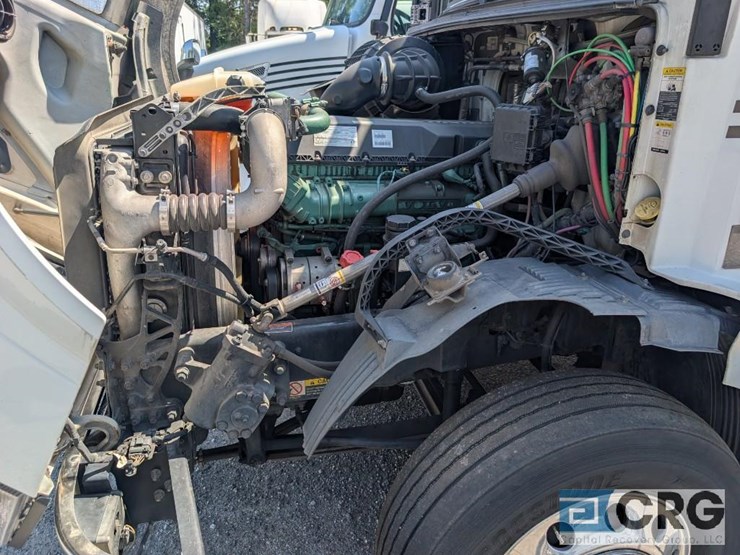 2018-volvo-10-image-29