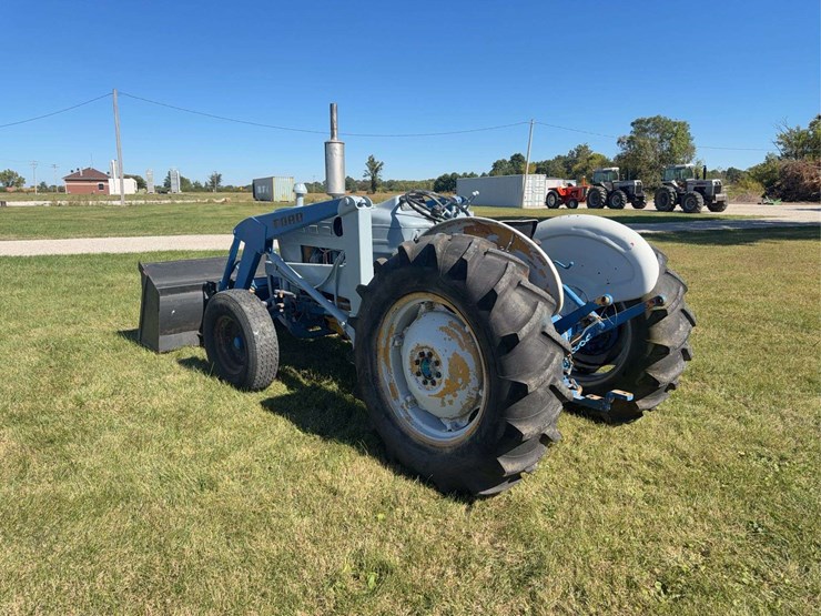 ford-tractor-image-7