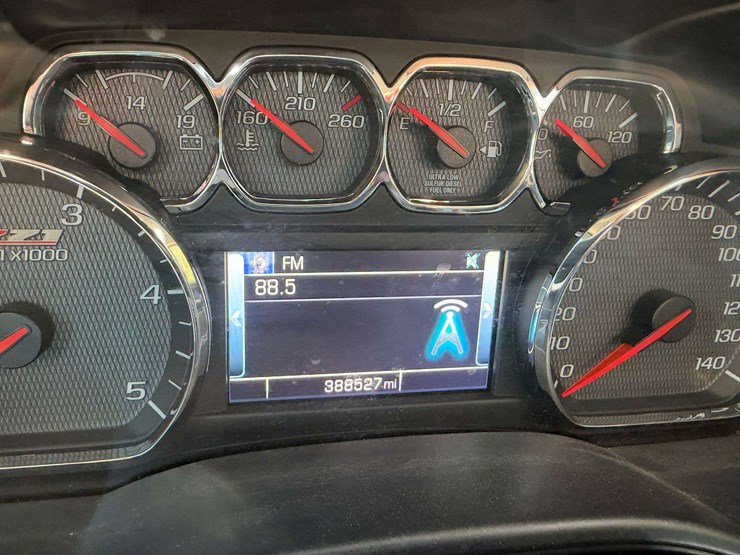 2015-chevrolet-silverado-2500-image-26