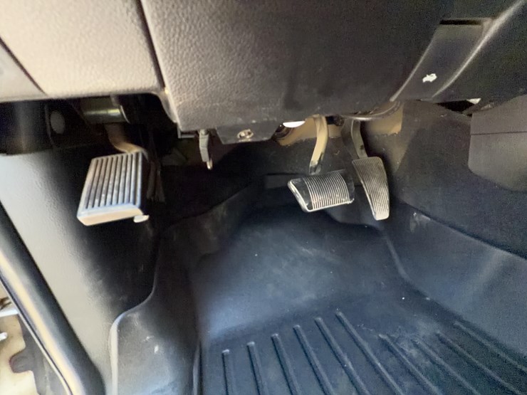2019-dodge-2500-image-21