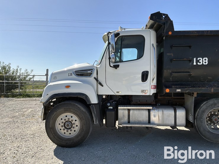 2013-freightliner-114sd-image-15
