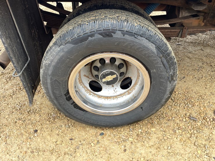 2000-chevrolet-silverado-3500-image-139