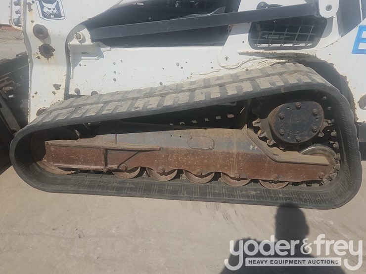 2016-bobcat-t740-image-9