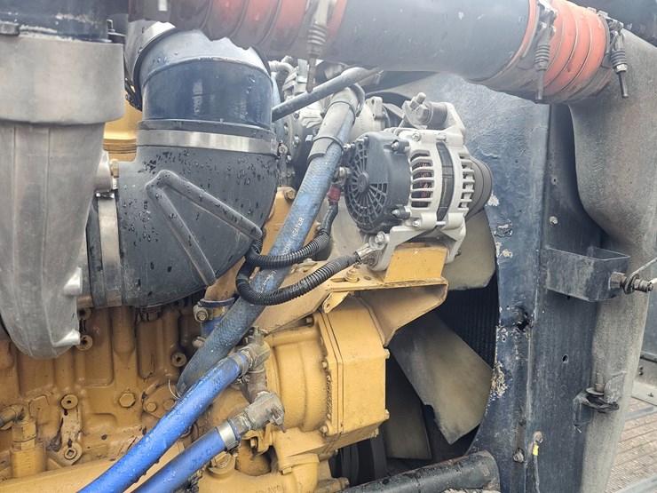 2001-peterbilt-379-image-38
