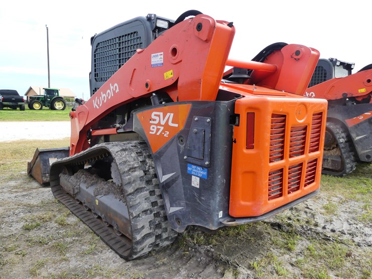 2023-kubota-svl97-2-image-3