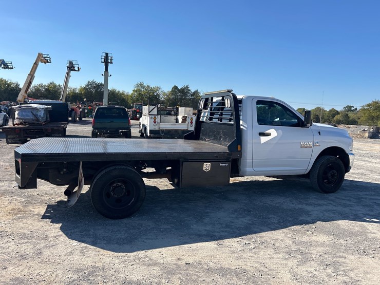 2018-dodge-3500-image-5
