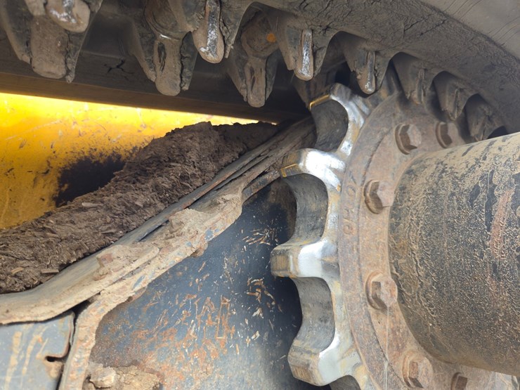 2020-deere-331g-image-57