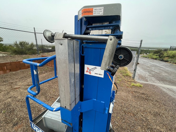 #4647-•-upright-25'-personnel-lift-image-30