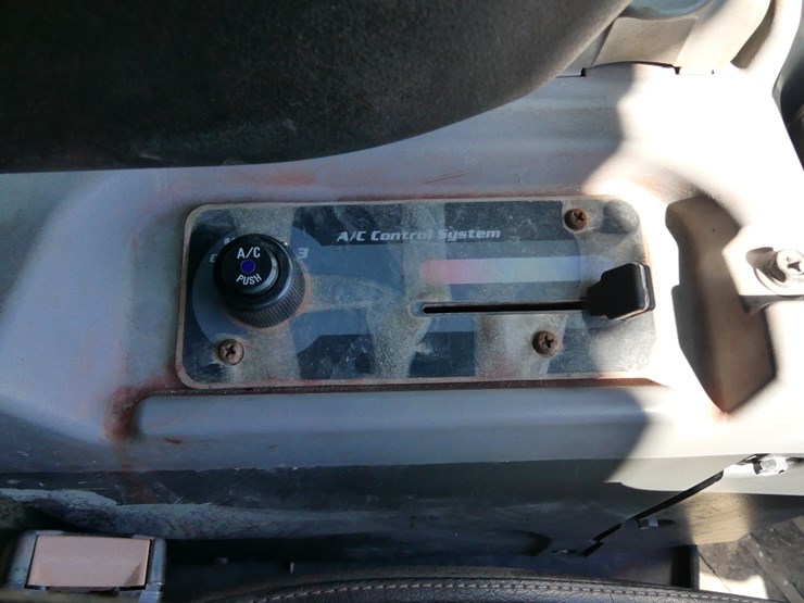 kubota-svl97-2-image-16