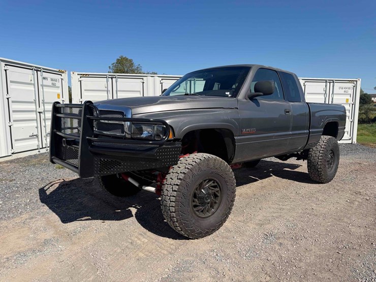 2002-dodge-ram-2500-image-1
