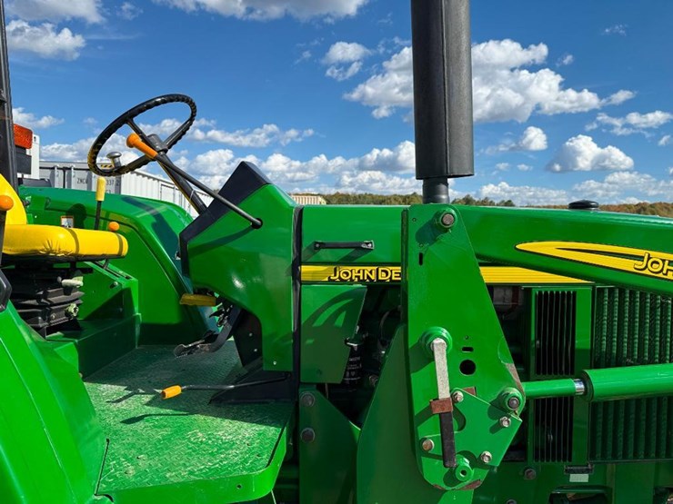 john-deere-6403-image-24
