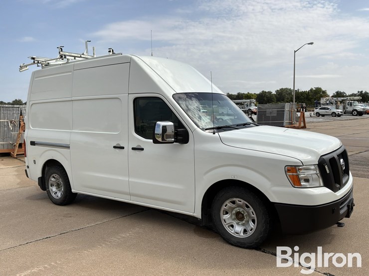 2017-nissan-nv2500-image-3