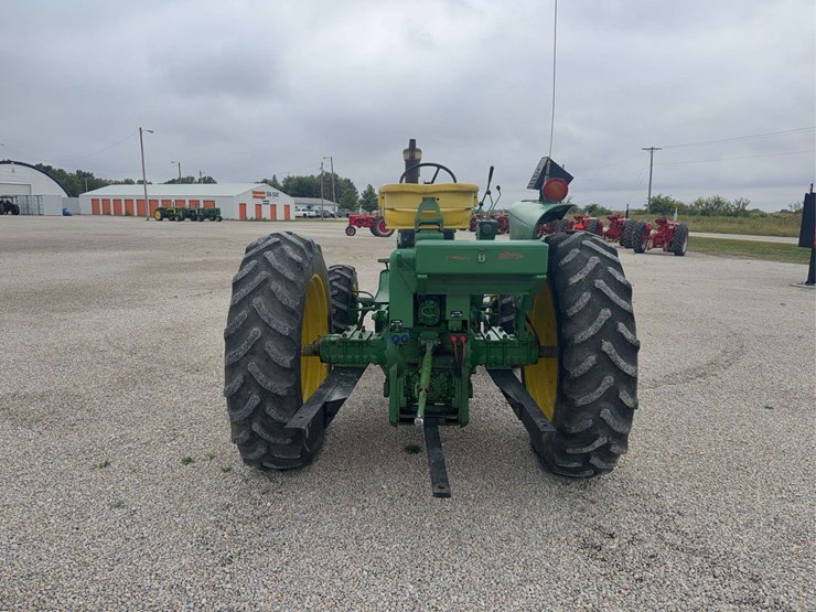 john-deere-3020-image-4