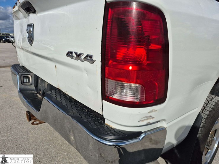 2012-dodge-2500-image-24