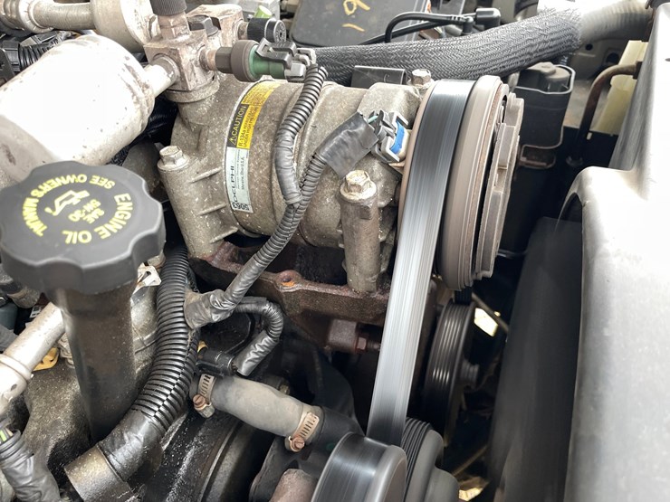 2000-chevrolet-silverado-3500-image-104