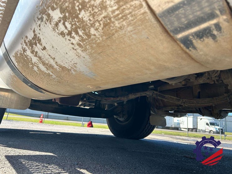2020-peterbilt-567-image-98