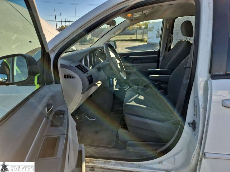 2009-dodge-grand-caravan-se-image-10