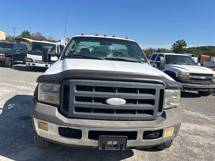 2006-ford-f550-image-6