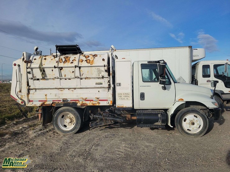 2007-international-durastar-4200-image-1