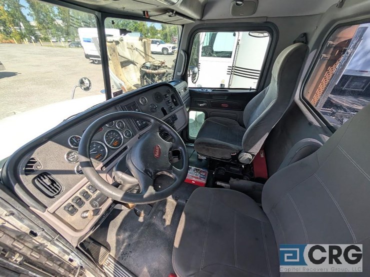 2014-peterbilt-386-image-19