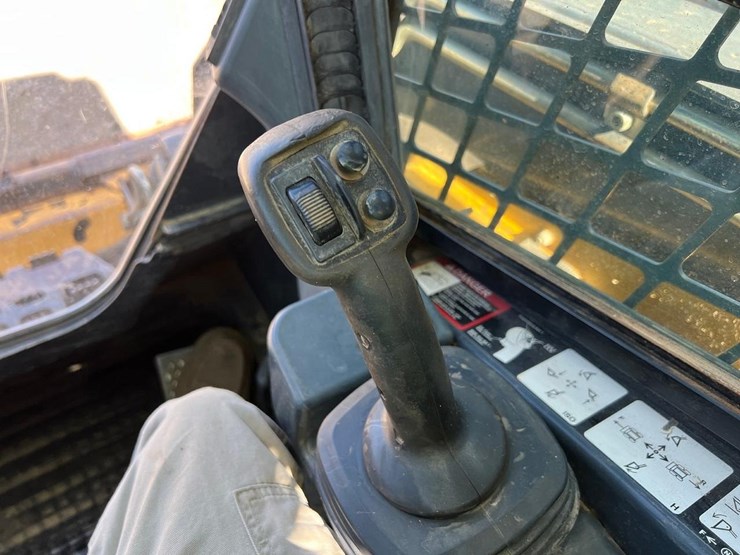 2016-deere-333e-image-19