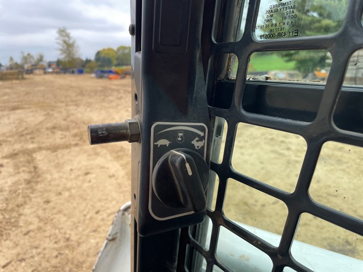 2015-bobcat-t550-image-51