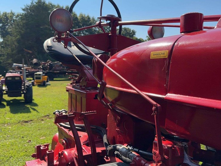 1953-farmall-super-m-image-17