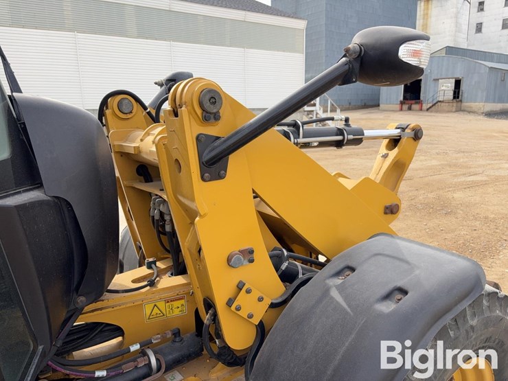 2017-caterpillar-906m-image-17