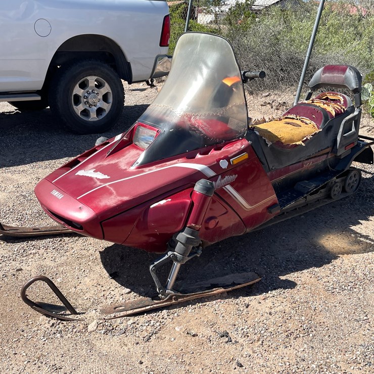 #2898 • Yamaha Venturo Snowmobile