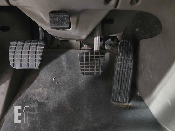 2013-freightliner-cascadia-125-image-11