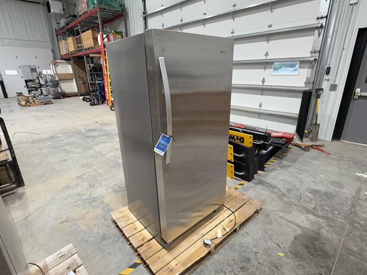 whirlpool-stand-up-refridgerator-image-1