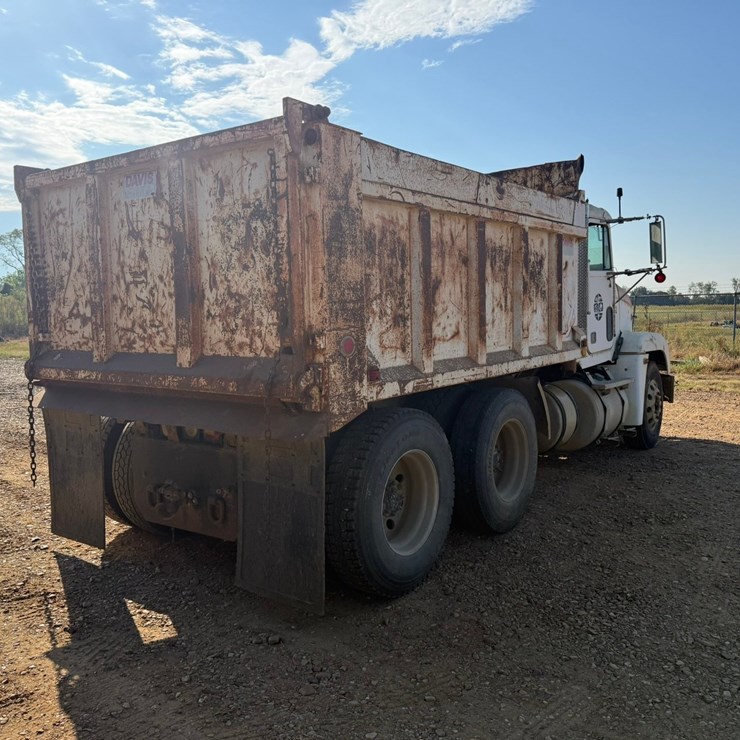 2003 FREIGHTLINER FLD120