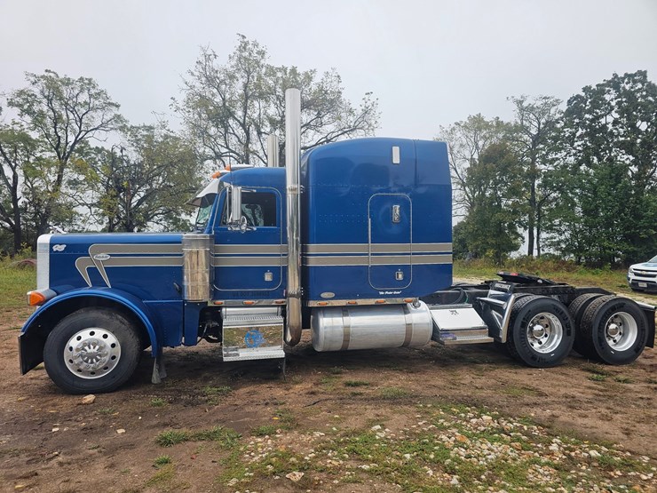 2001-peterbilt-379-image-6