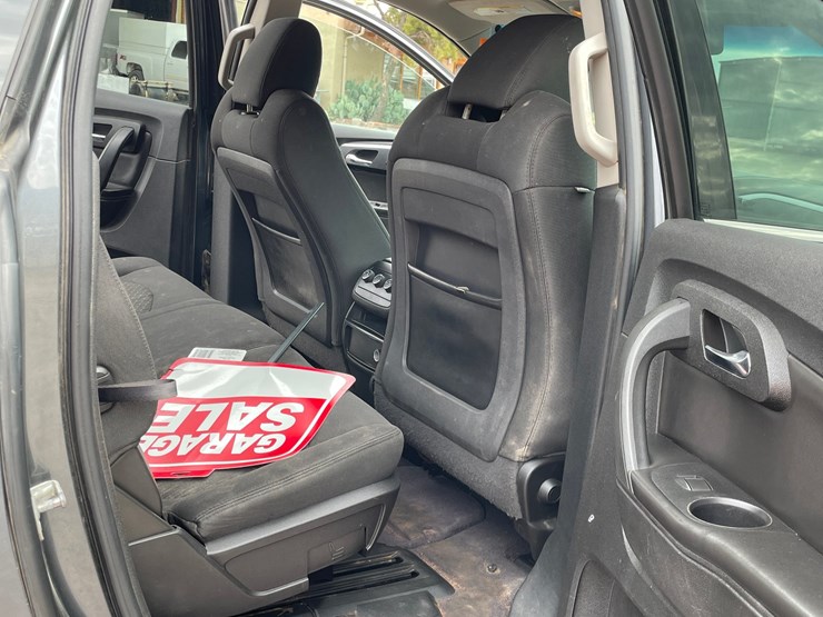 2010-chevrolet-traverse-image-97