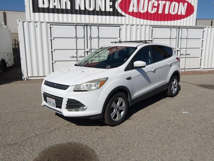 2015-ford-escape-se-image-1