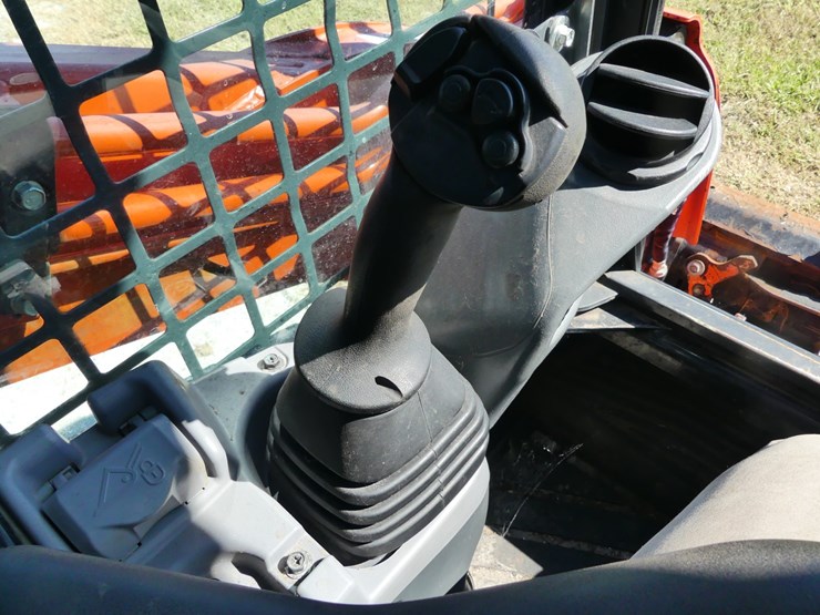 kubota-svl75-2-image-14