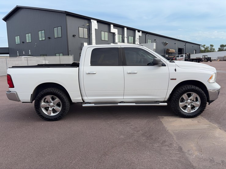 2014-dodge-1500-image-4