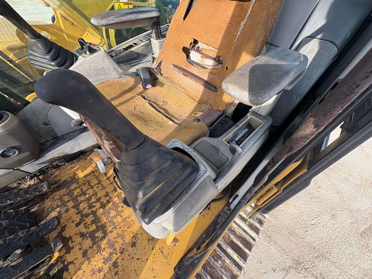 2008-caterpillar-330-image-12