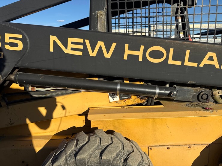 new-holland-lx885-image-22