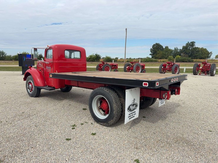 1951-mack-a30-image-3