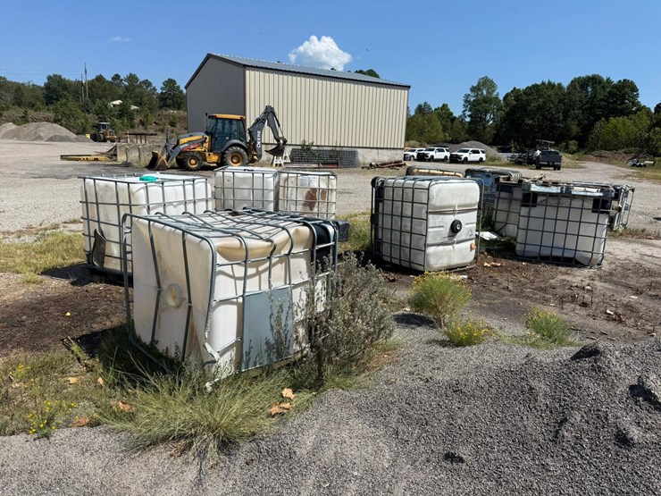 #46843-•-lot-of-poly-tanks-w/cages-inv#46843-image-4
