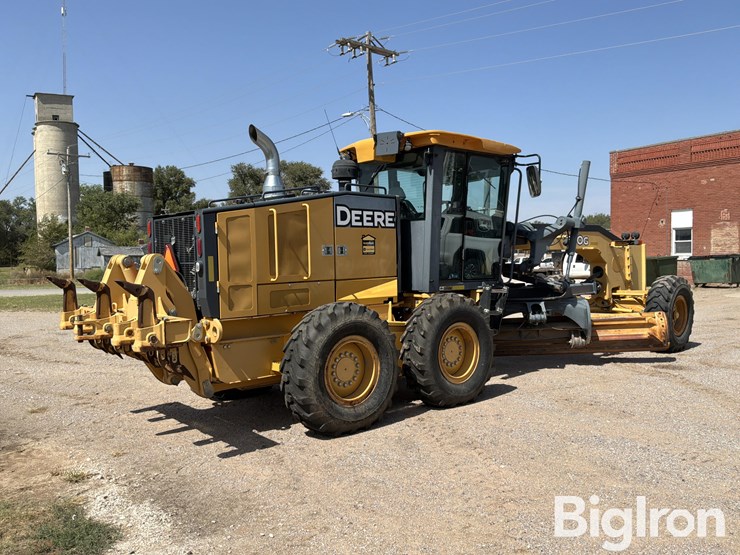 2013-deere-670g-image-5