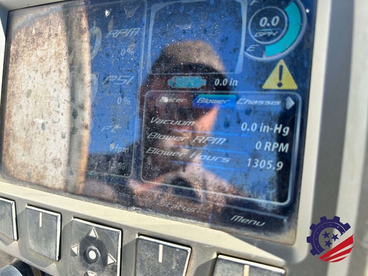 2019-freightliner-114sd-image-119