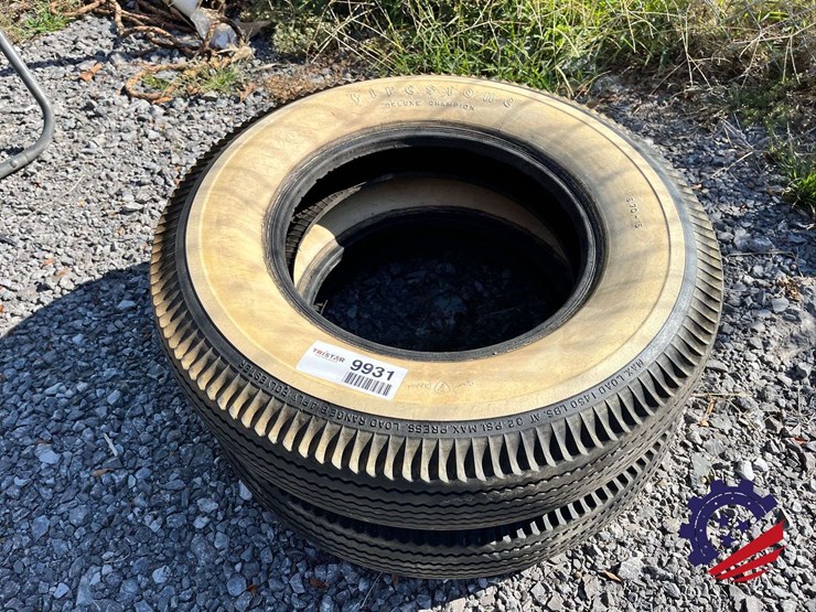 vintage-firestone-deluxe-champion-white-wall-tires-6.70-15-image-1