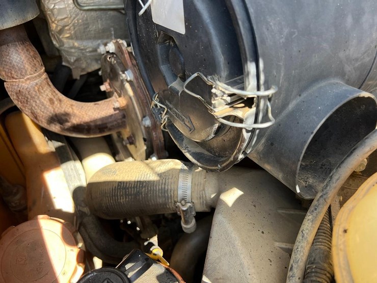 2016-deere-333e-image-6