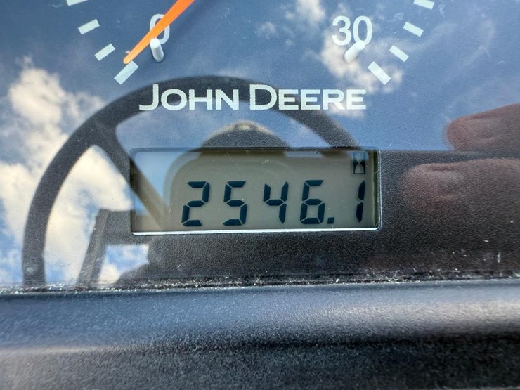 john-deere-6403-image-47