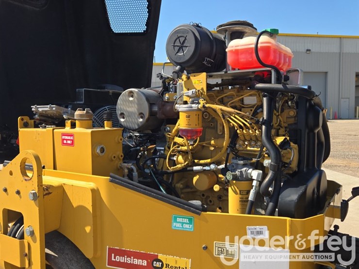 2021-caterpillar-cb34b-image-20