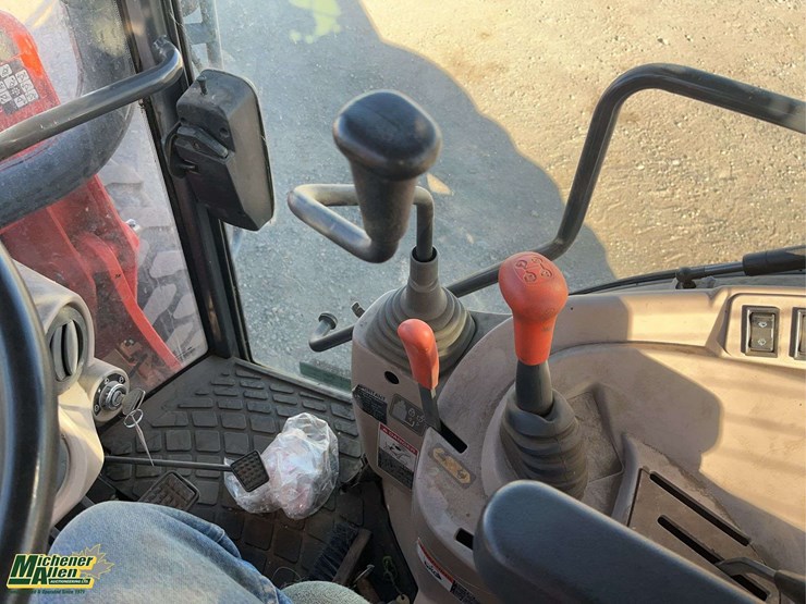 kubota-m7040-image-12